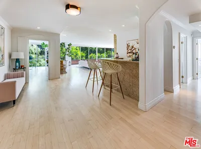 339 Palm photo 2