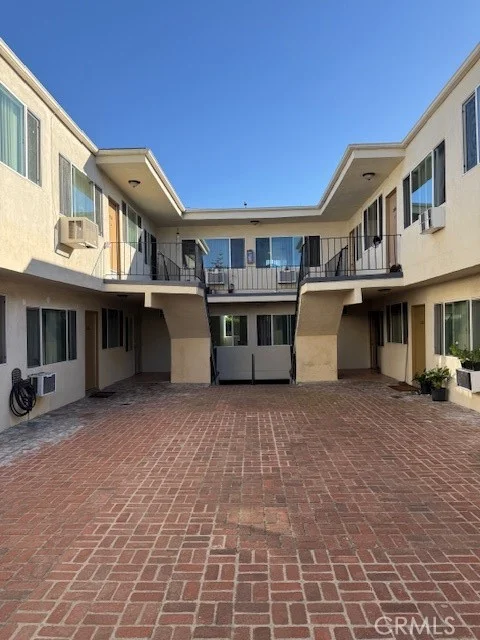 1530 E Broadway 104 photo 2
