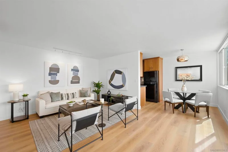 1907 Robinson Ave, San Diego, CA 92104