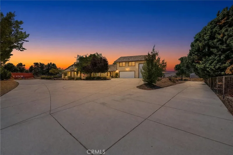 7854 Oak hills Rd photo 2