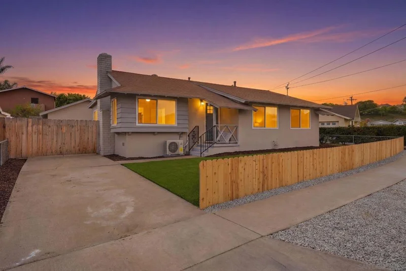 2726 Landscape Dr, San Diego, CA 92139