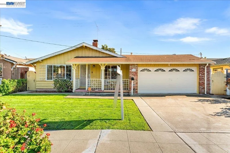 2274 Sleepy Hollow Ave