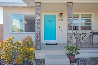 2522 Baily Avenue photo 2