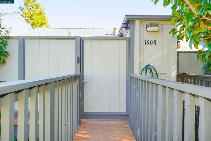 Photo 2 of 1608 Ashwood Drive
