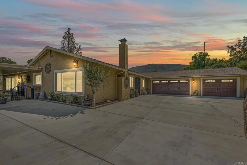 3006 N Victoria Drive, Alpine, CA 91901