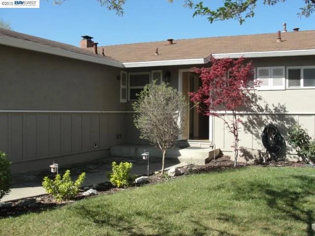 1136 Apache St, Livermore, CA 94551