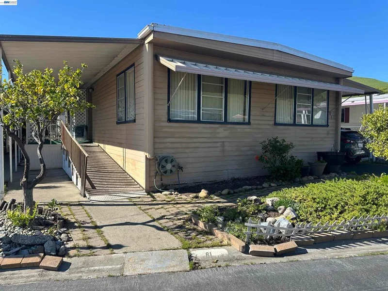 711 Old Canyon Rd.