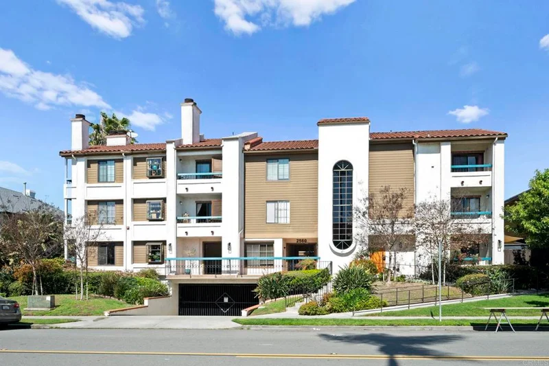 2560 C Street 15, San Diego, CA 92102