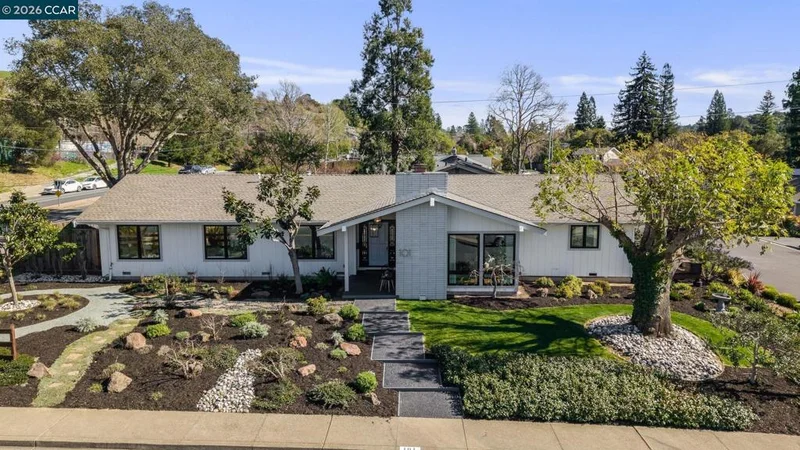 101 Oxford Dr, Moraga, CA 94556