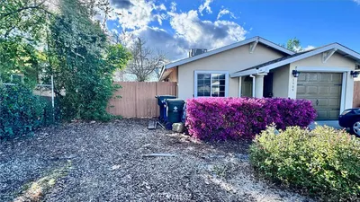 3909 Belden photo 2