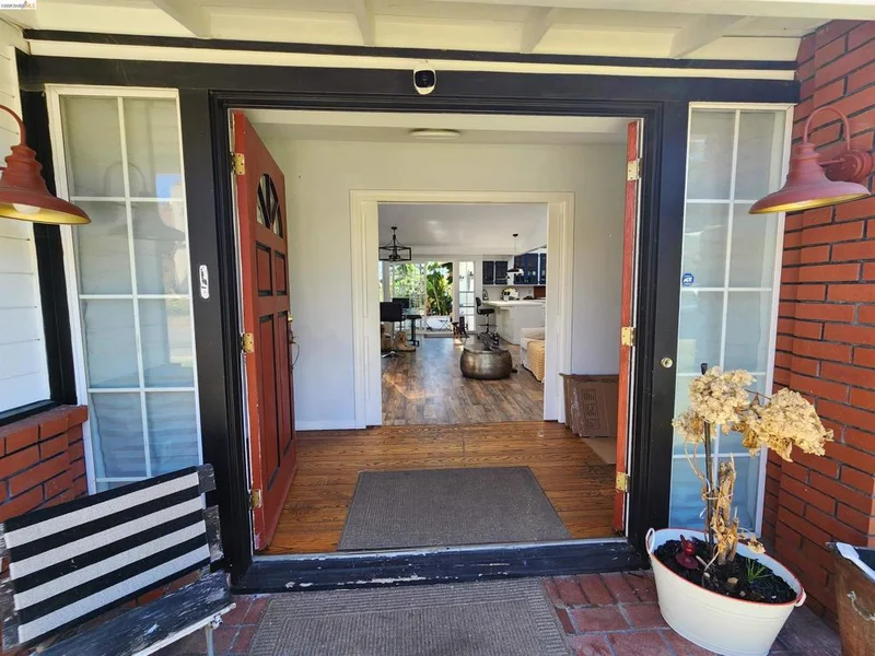 Photo 2 of 21 Monte Vista Ave