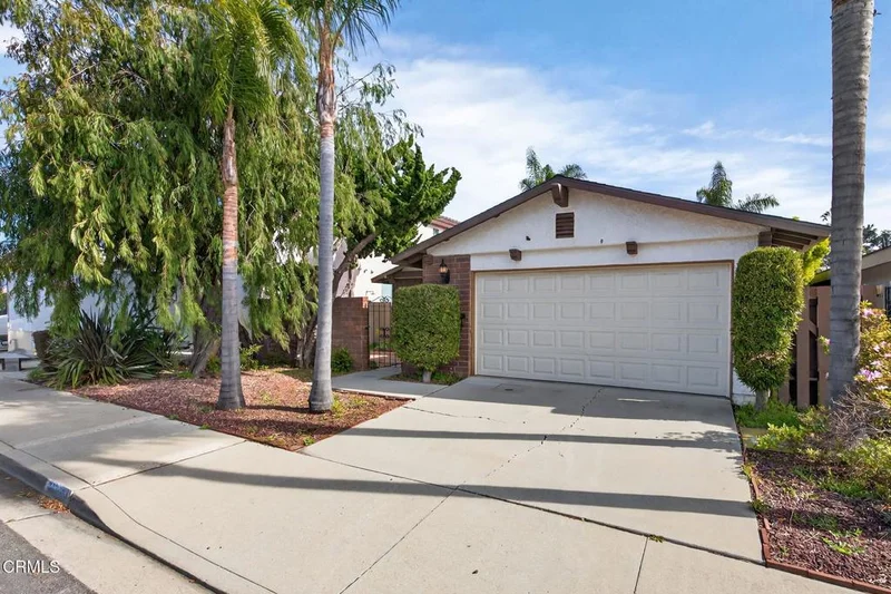 Photo 2 of 2920 Seahorse Avenue