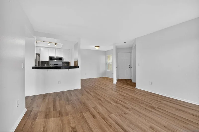 2063 Lakeridge Circle 101 photo 2