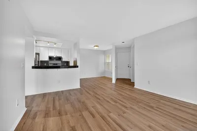 2063 Lakeridge Circle 101 photo 2