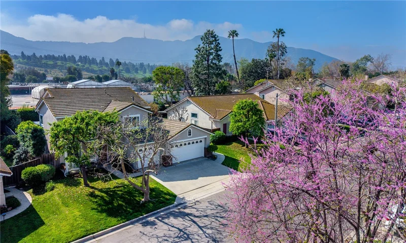 1130 Dincara Road, Burbank, CA 91506