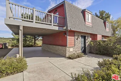 36880 E Benton Road photo 2