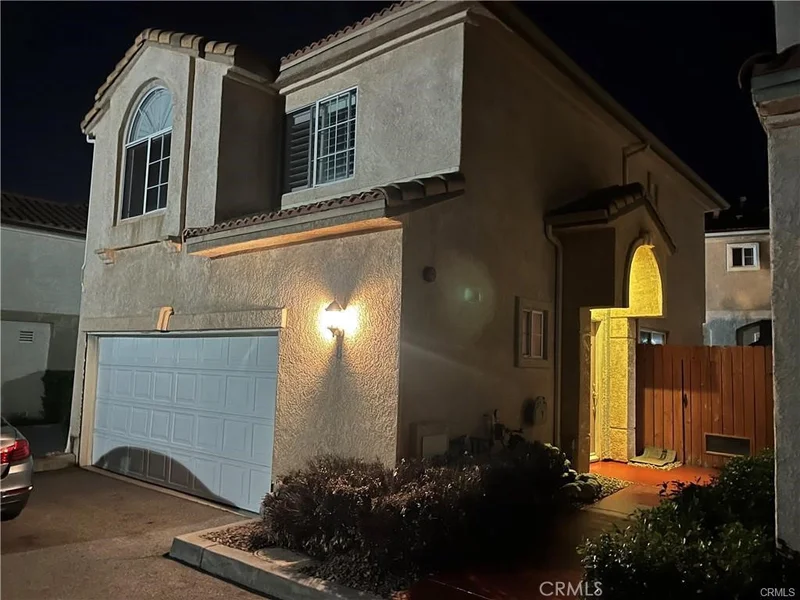 Photo 2 of 13775 Glenoaks 8