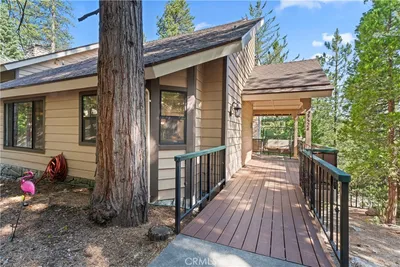 27528 Ashwood Lane photo 2