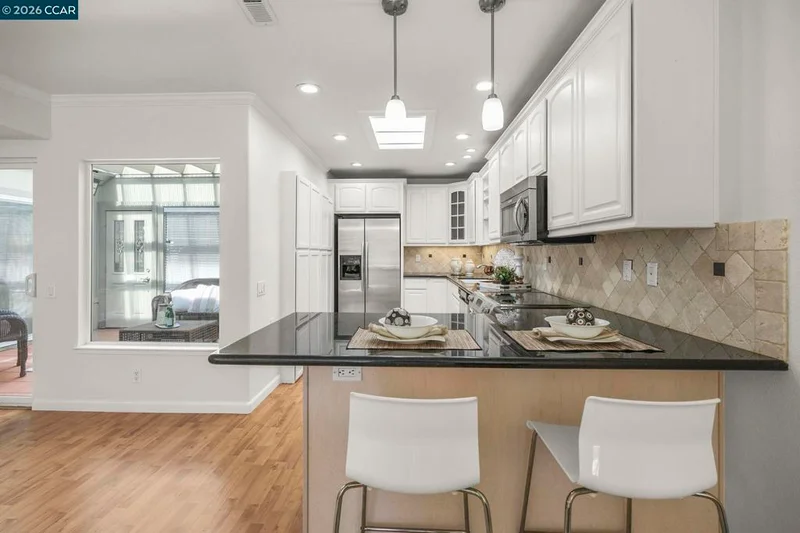 2300 Tice Creek Dr, Walnut Creek, CA 94595