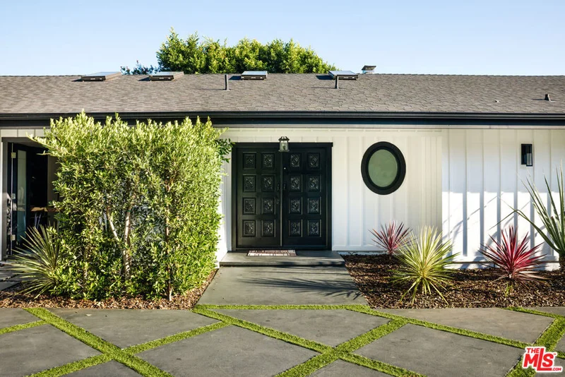 18013 Sea Reef Drive photo 2