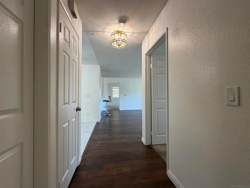 2057 Burton St 64 photo 2