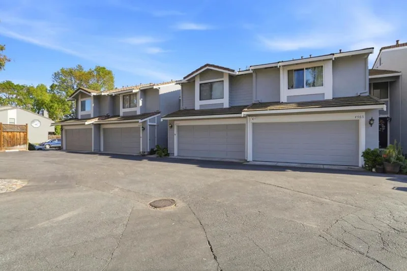 4967 Cherry Avenue photo 2