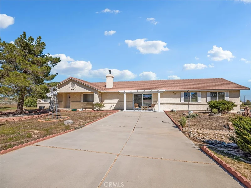 8840 Smoke Tree, Phelan, CA 92371