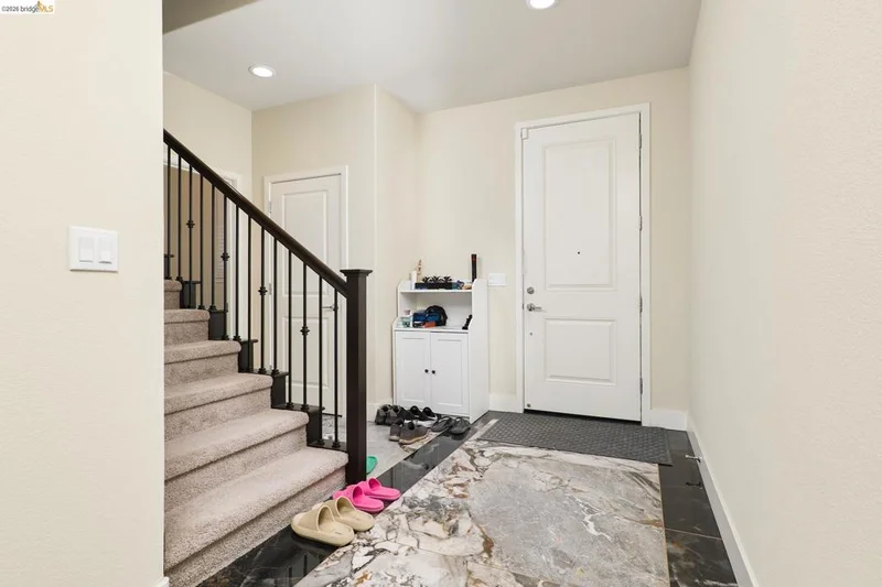 5532 Promontory Way photo 2