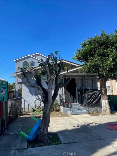 1231 1/2 S Rowan Avenue 1/2 photo 2