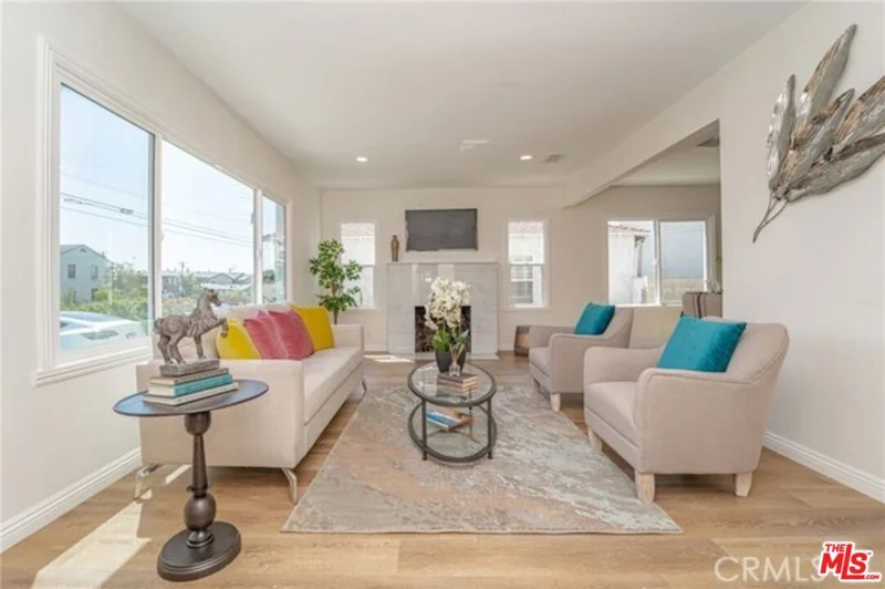 Photo 2 of 7317 Tujunga Avenue