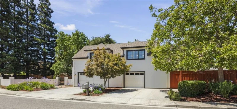 Photo 2 of 16995 Pine Way