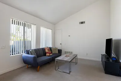 351 N Hermosa Drive 4b2 photo 2