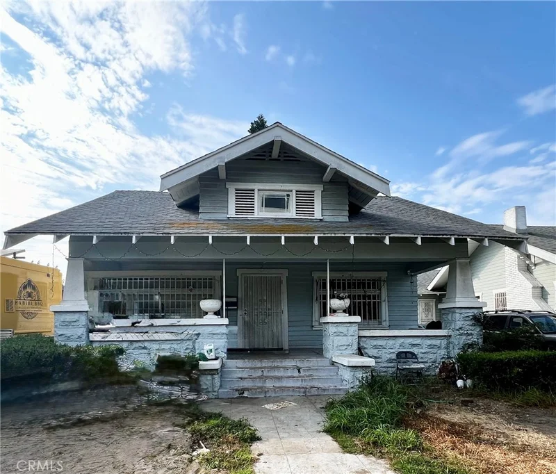 1040 45th, Los Angeles, CA 90037