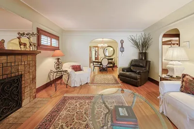 1027 Encino photo 2