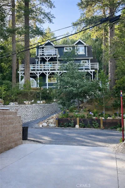 27313 Pinewood photo 2