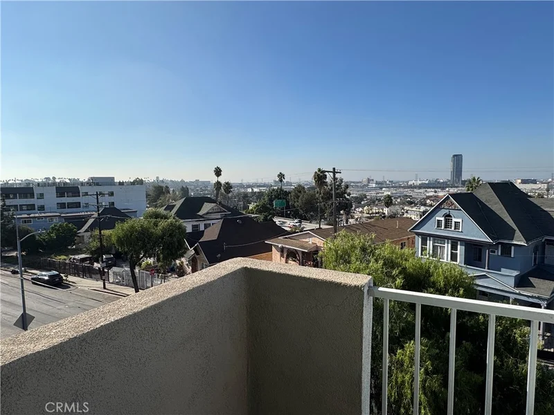 1529 Pleasant Avenue C photo 2