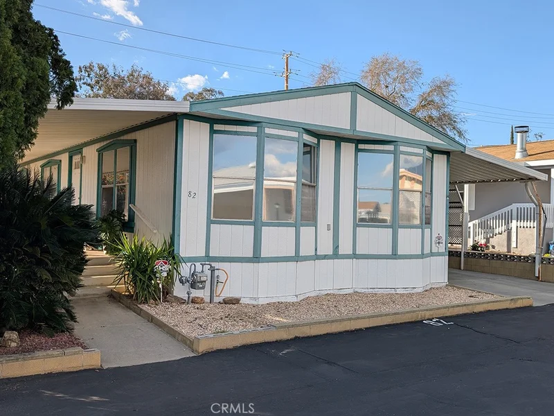 2200 W WILSON Street 82