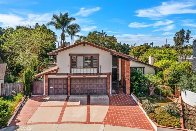 2709 Sandpiper Dr, Costa Mesa, CA 92626