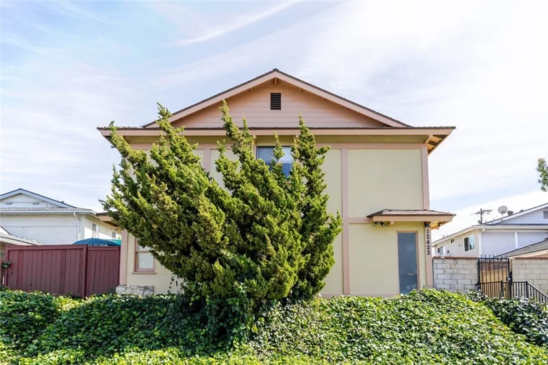 12422 Clearglen Avenue photo 2