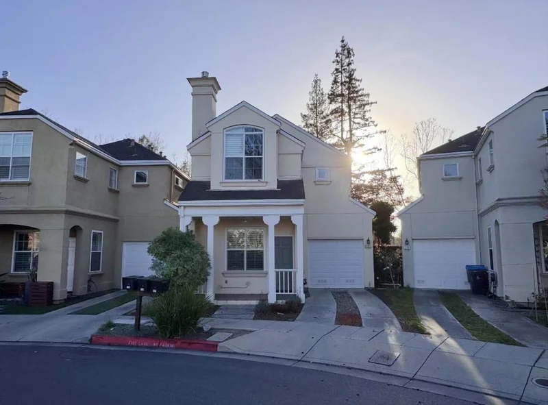 125 Concord Circle, Mountain View, CA 94040