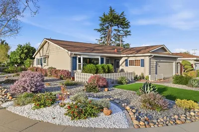 1375 Colleen Way photo 2
