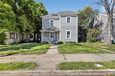 2090 Wilcox photo 2