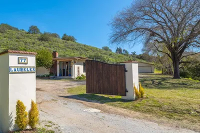 77 Laureles Grade photo 2