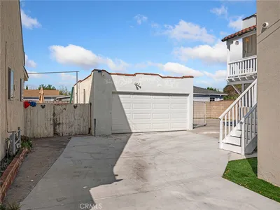 3361 Meeker Avenue photo 2
