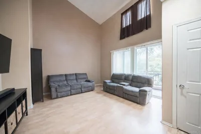 4096 Union Square Lane photo 2