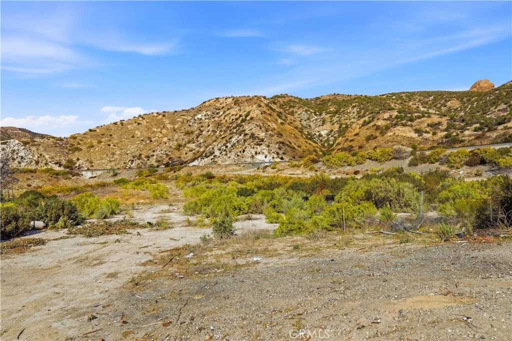 Photo 15 of 8235 Soledad Canyon Road