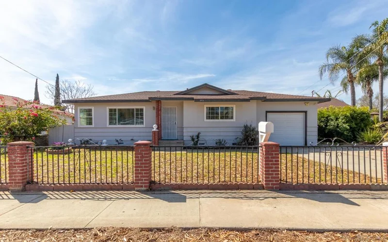 909 Midway Dr, Escondido, CA 92027