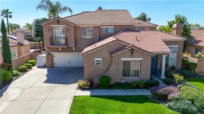 8815 Laguna photo 2