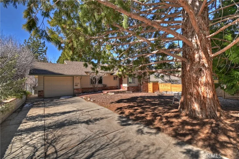 Photo 2 of 828 Tehama Drive