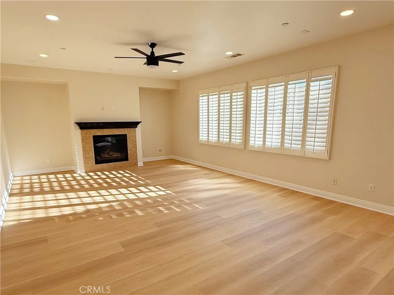 Photo 2 of 6870 Tourmaline Dr